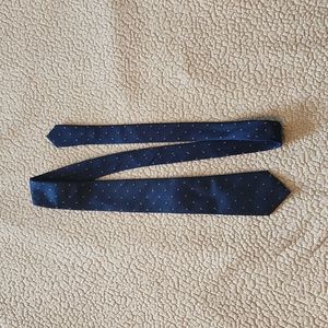 DKNY 100% silk dress tie